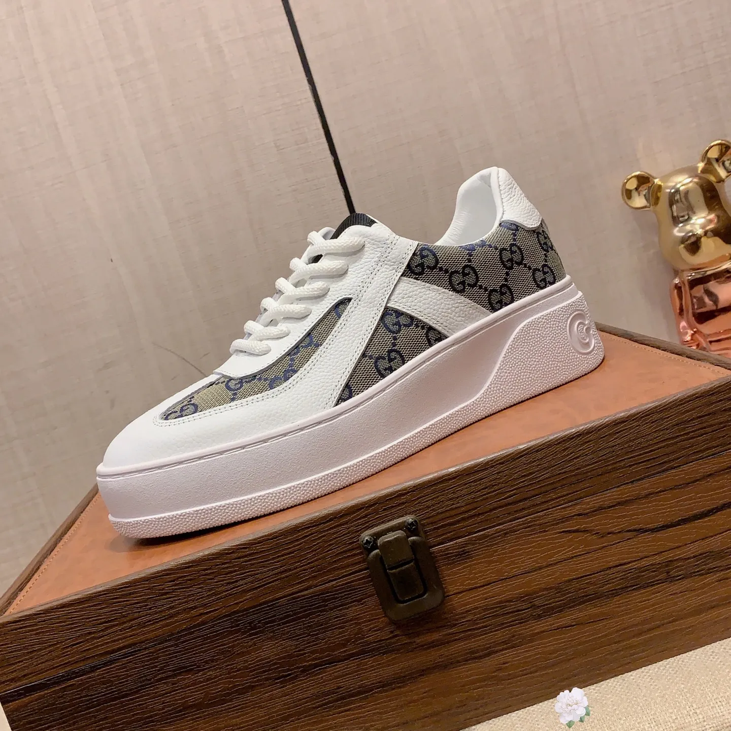 Men's men's shoes💰420💰💰🎩🎩[Lightning][Lightning] "GUCCI*" The latest and most popular casual sports shoes, top brand [seduce] luxury ~ purchasing agent, top quality ~. [Strong] The upper is made of imported breathable cowhide with material ➕ breathable sheepskin feet (•) and fine workmanship. The original stylish and stylish soft rubber wear-resistant and non-slip outsole is light and comfortable on the feet. The real thing looks better when photographed in person. 012: code: 38-44, can be customized to 45, 3️⃣ colors are available